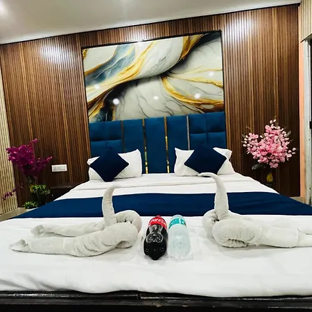 Happy Residency - Near Saket Metro-2