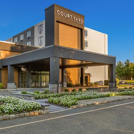 Courtyard Rockaway-Mount Arlington-3
