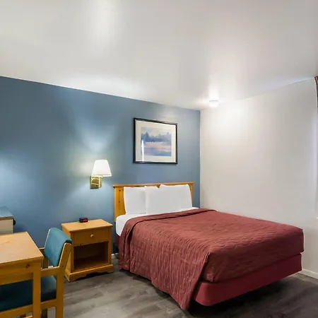 Rodeway Inn & Suites Sidney Historic Downtown I-80-3