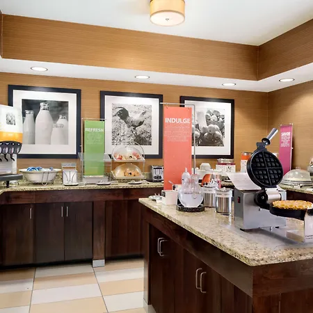 Hampton Inn Lawrence-3