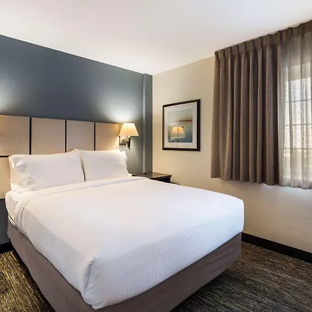 Sonesta Simply Suites Detroit Warren-3