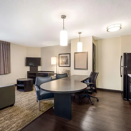 Sonesta Simply Suites Detroit Warren-2