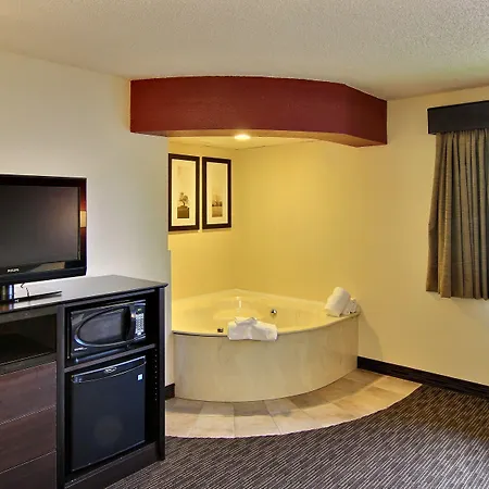 Blossom Hotel & Suites Traverse City-2
