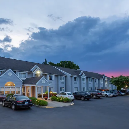 Microtel Inn & Suites By Wyndham Bethel/Danbury-3