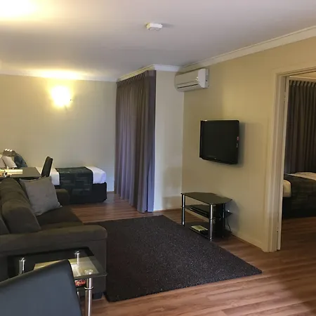The Peninsula Riverside Serviced Apartments-2