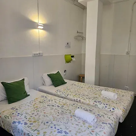 Central And Basic Universitat For Young Hostel-2