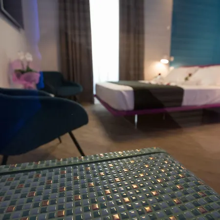 Ara Suite-3