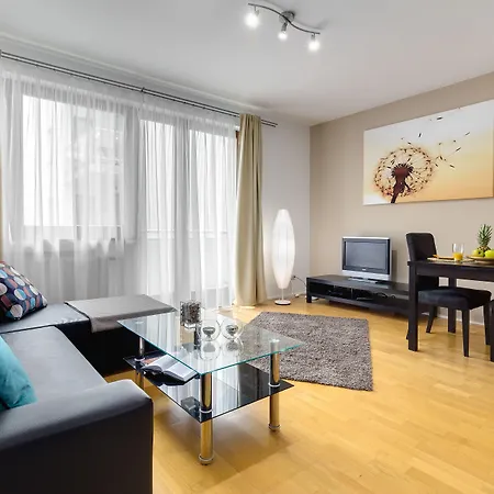 Quality Point Apartments 0-24 Reception-2