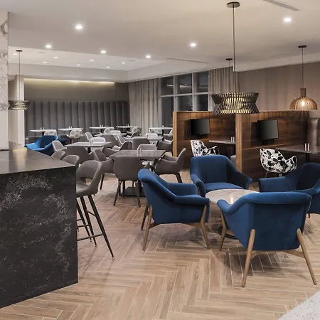 Courtyard By Marriott Burlington-Oakville-3