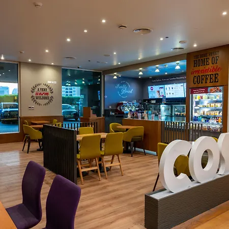Premier Inn Dubai Al Jaddaf - An Emirates Group Company-3