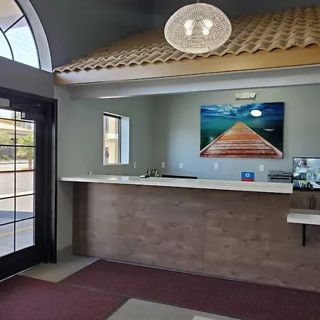 Quality Inn & Suites Hesperia-Victorville-2