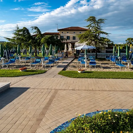 Hotel Villa Sara With Pool And Parking Near Venice-2