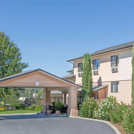 Super 8 By Wyndham Grants Pass-3