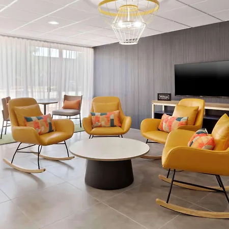 Spark By Hilton Grand Prairie-3