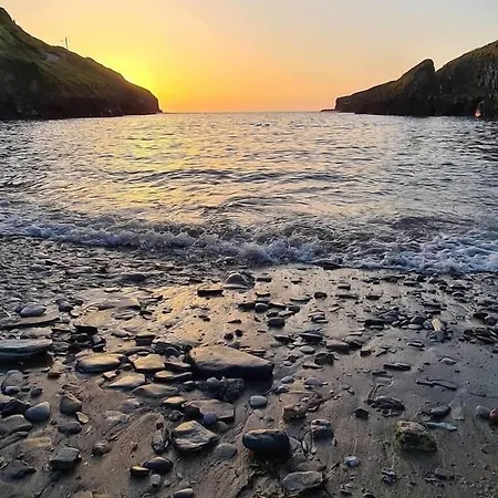 Port Gaverne Hotel-3