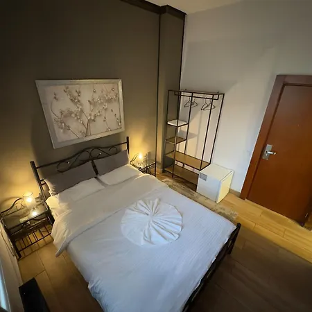 Hotel Reina-2