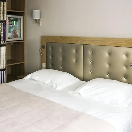 Hotel Anne De Bretagne-3
