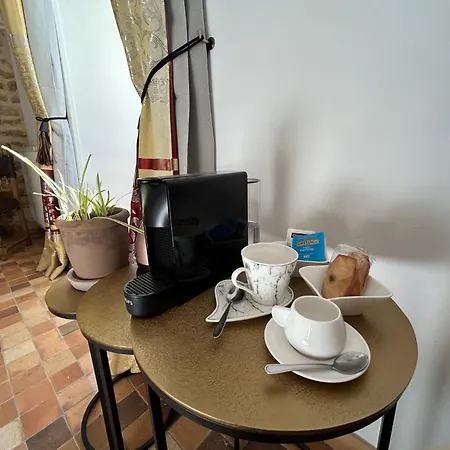 Le Vieux Chateau-2