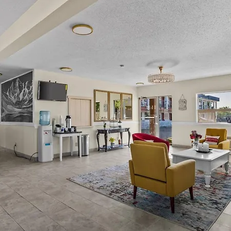 Red Arrow Inn & Suites, A Travelodge By Wyndham-2