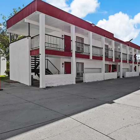 Red Arrow Inn & Suites, A Travelodge By Wyndham-3