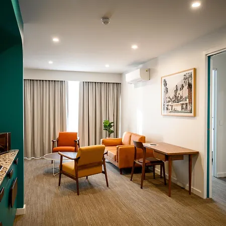 Peninsula Hotel Motel-3