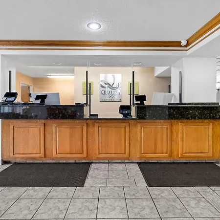 Quality Inn Near Monument Health Rapid City Hospital-3