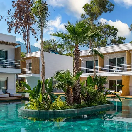 Fashiontv Luxe Resort-2