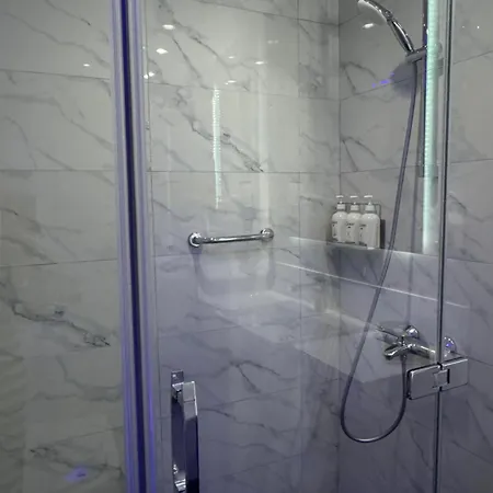 Holiday Inn Express Istanbul-Altunizade By Ihg-3