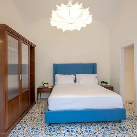 Palazzo Gargiulo Luxury Rooms & Suites-2