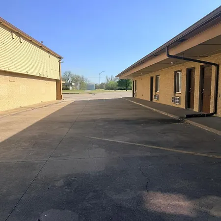 Regal Inn Coffeyville Ks Us 169-2
