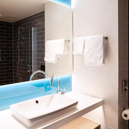 Holiday Inn Express & Suites - Basel - Allschwil By Ihg-3