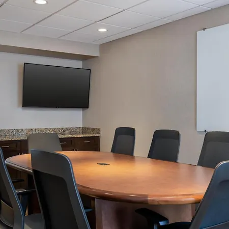 Hampton Inn & Suites Grafton-3