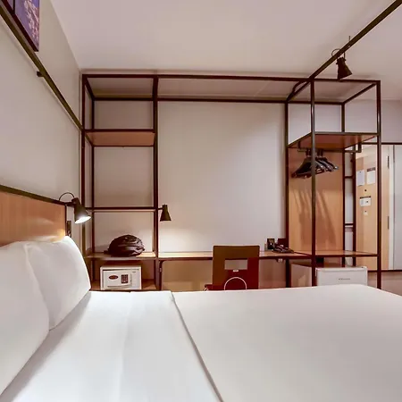 Ibis Copacabana Posto 2-2