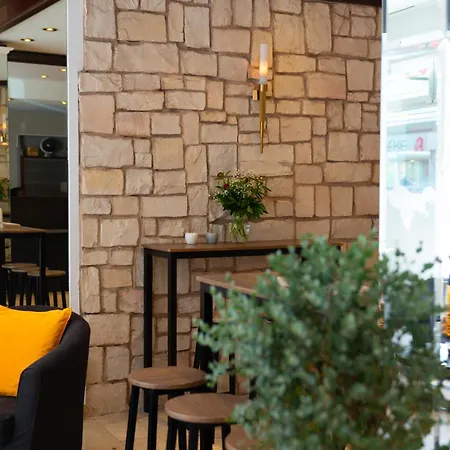 Hotel Mondial Munich-3