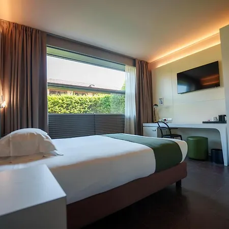 Best Western Hotel Green City-3