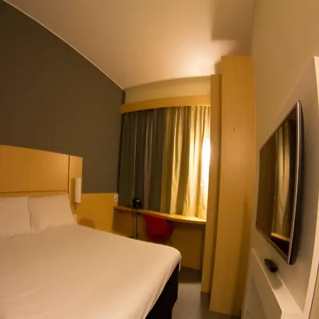 Ibis Catalao-3