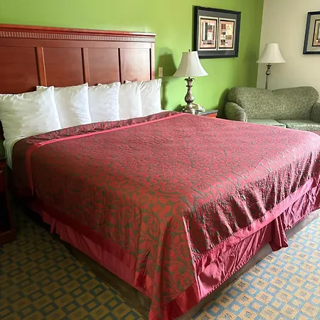 Days Inn & Suites By Wyndham Wichita-3