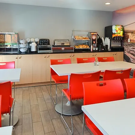 Red Lion Inn And Suites Brooklyn-2
