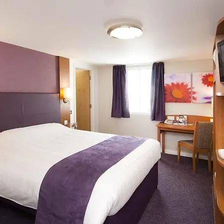 Premier Inn Sheffield Meadowhall-2