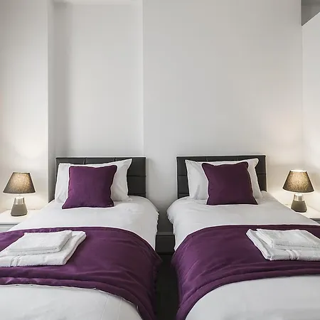 Smart Stay Swiss Cottage-2