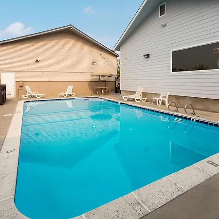 Red Lion Inn & Suites Grants Pass-3