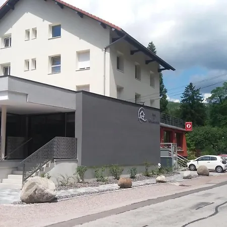 Hotel Restaurant L Echo du Lac-3