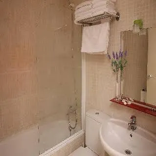 Mh Guell Apartments-2