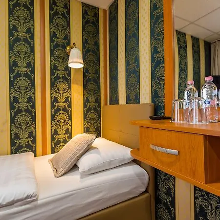 Onriver Hotels - Grand Jules-2