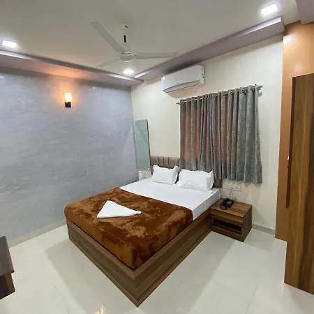 Hotel Divine-3