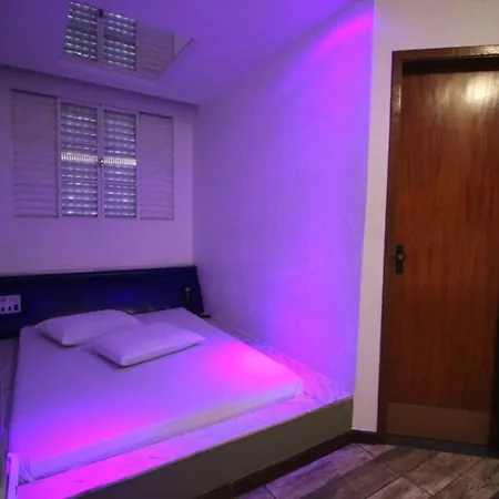 Motel Strattus (Adults Only)-3
