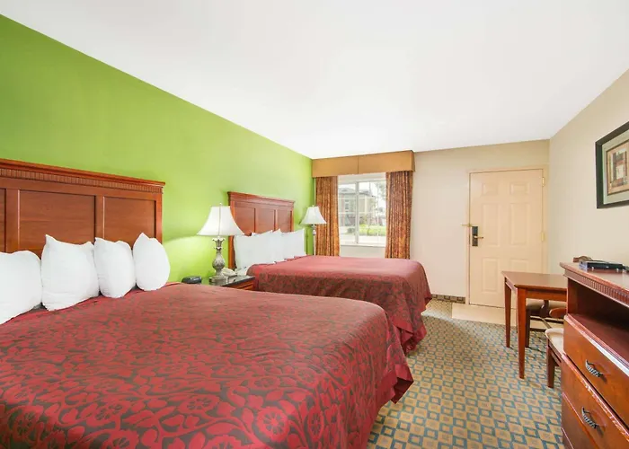 Days Inn & Suites By Wyndham Wichita