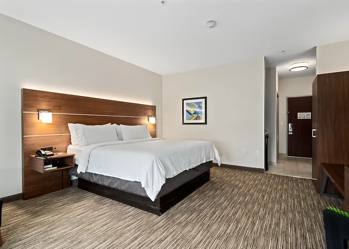 Holiday Inn Express & Suites Van Buren-Ft Smith Area