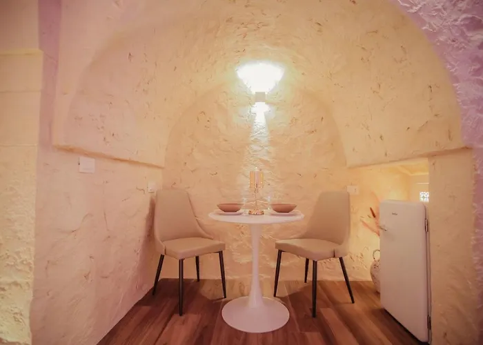 Romantic Suite With Private Jacuzzi Malely Suite Martina Franca
