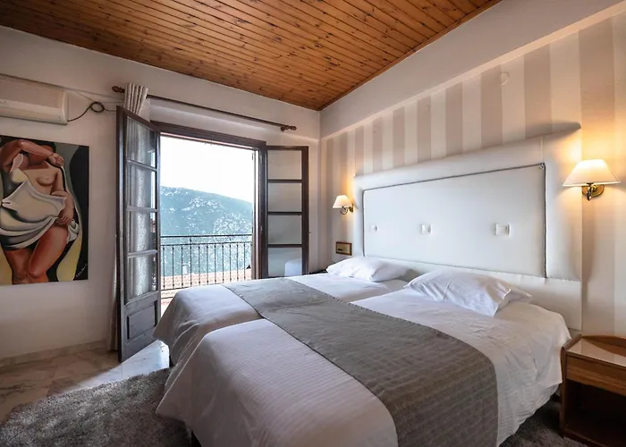 Kouros Hotel